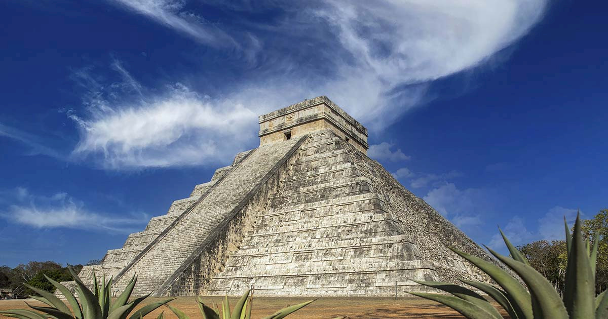 Spring Equinox in Chichén Itzá. Visit it on your next trip to Cancun!